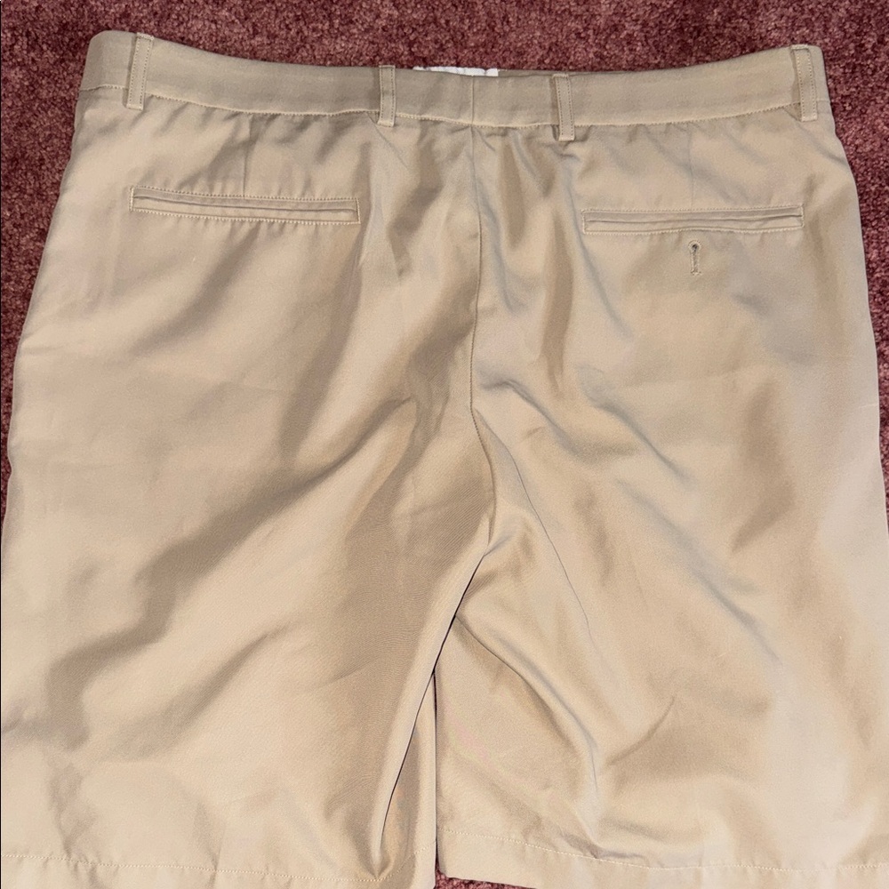 Walter Hagen Men's Beige Flat Front Shorts - Picture 3 of 3